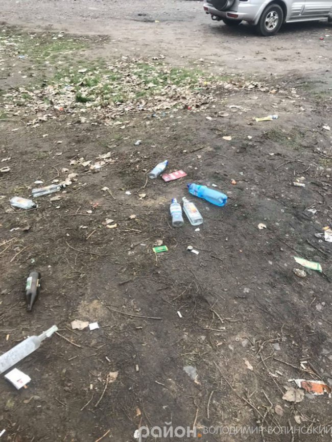 Гори сміття та безлад: як «євробляхери» загидили «Устилуг». ФОТО. ВІДЕО