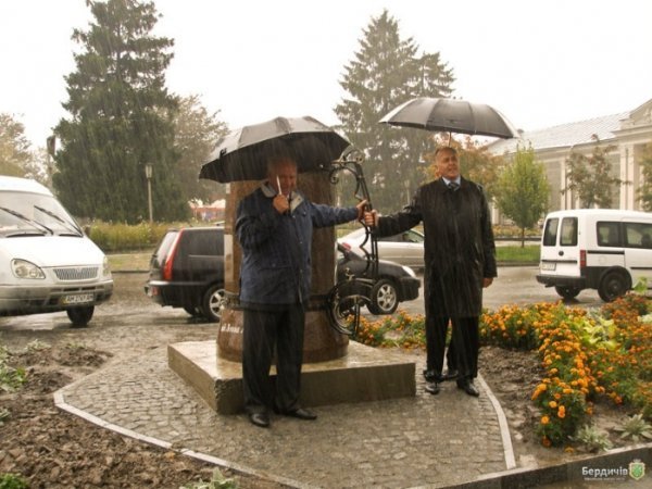 В Україні відкрили пам’ятник пиву