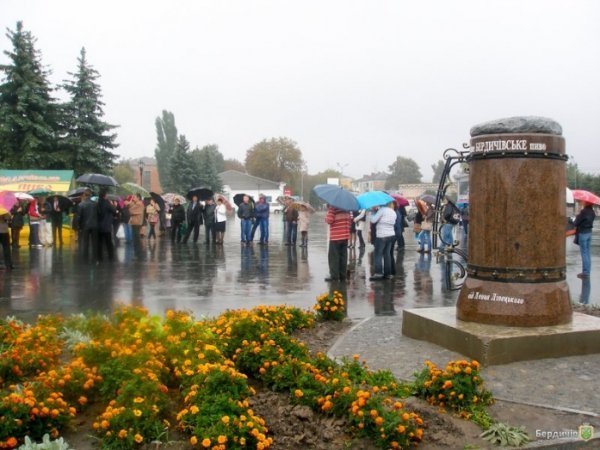 В Україні відкрили пам’ятник пиву