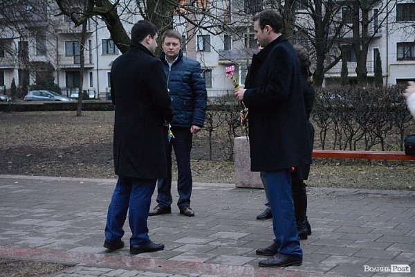 Мер Волновахи в Луцьку вшанував вбитих бійців з 51 бригади та героя Майдану. ФОТО