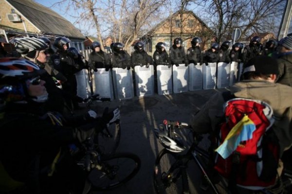 Автопробіг до Межигір'я. ФОТО