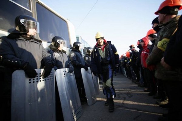 Автопробіг до Межигір'я. ФОТО