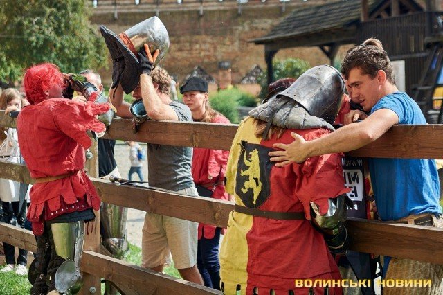 Доблесть віків: у Луцькому замку змагаються лицарі зі всієї країни. ФОТО