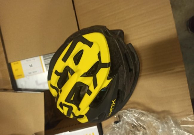 На «Ягодині» у вантажівці знайшли «лівий» товар майже на мільйон гривень. ФОТО