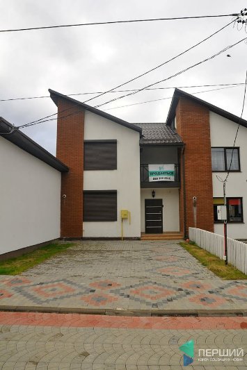 Особлива пропозиція! Світлий, просторий таунхаус у Луцьку. ФОТО