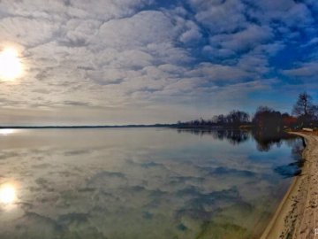 Неймовірні фото заморозків на волинському озері