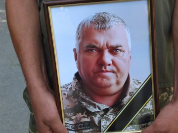 На Волині попрощалися з Героєм, командиром стрілецького взводу 100-ої окремої бригади тероборони Юрієм Шабатом