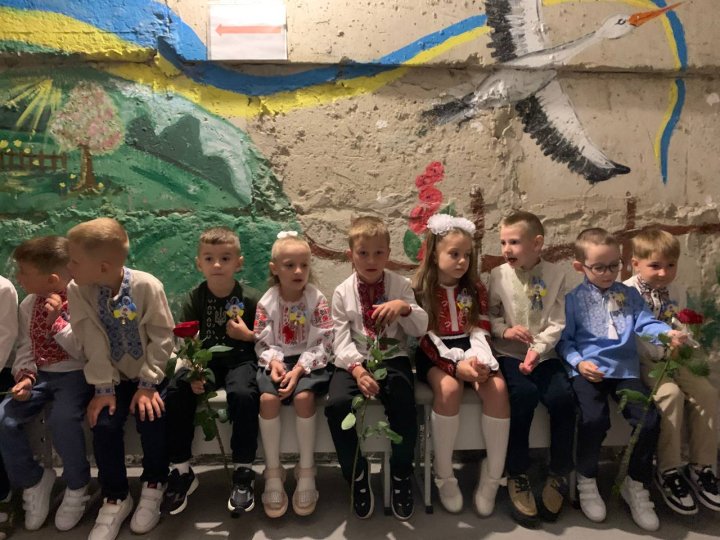 Перший дзвоник діти у волинських школах зустріли в укриттях