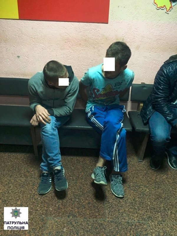 Троє хлопців вчинили розбійний напад у Луцьку. ФОТО