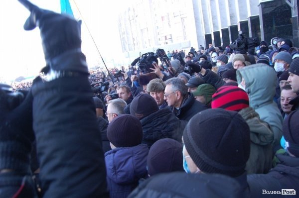 Волинська ОДА: штурм, який не відбувся. ФОТОРЕПОРТАЖ