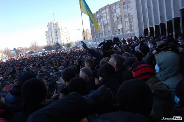 Волинська ОДА: штурм, який не відбувся. ФОТОРЕПОРТАЖ