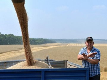 Словаччина призупиняє імпорт українського зерна