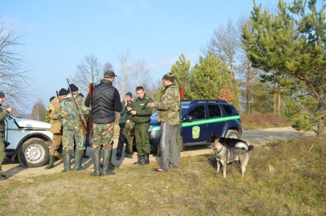На Волині впіймали мисливців, які полювали з порушеннями
