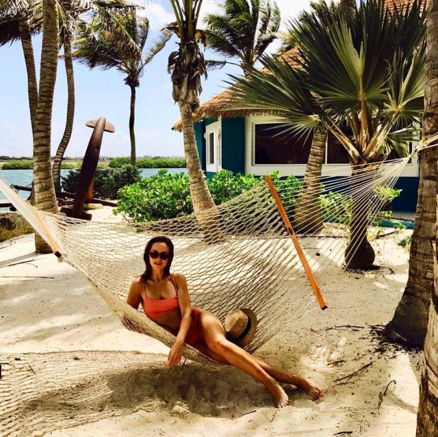 Ямайка, Гаваї, Мадагаскар: лучанка розповіла про роботу  на круїзному лайнері. ФОТО 