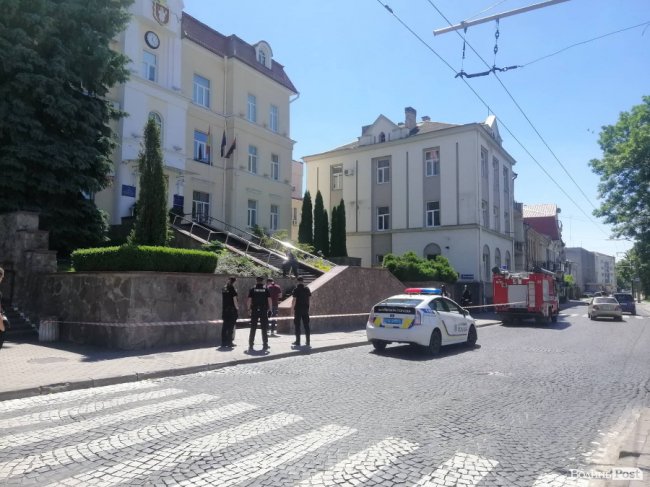 У Луцьку повідомили про замінування мерії.  ФОТО