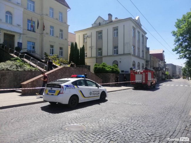 У Луцьку повідомили про замінування мерії.  ФОТО