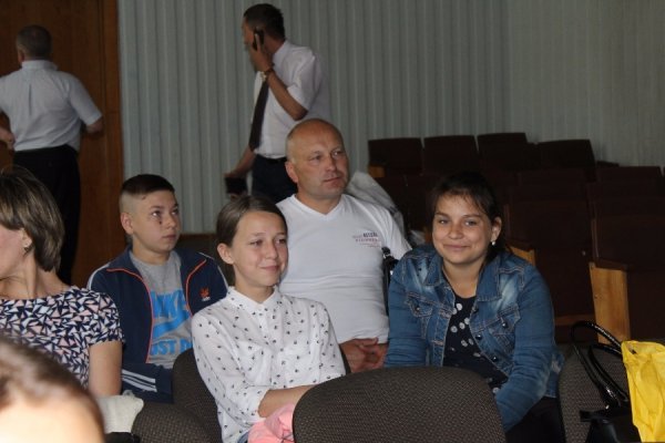 У Ковелі дітям бійців АТО компанія «Інвестор» подарувала путівки в патріотичний табір. ФОТО