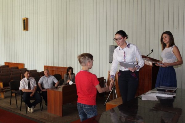 У Ковелі дітям бійців АТО компанія «Інвестор» подарувала путівки в патріотичний табір. ФОТО