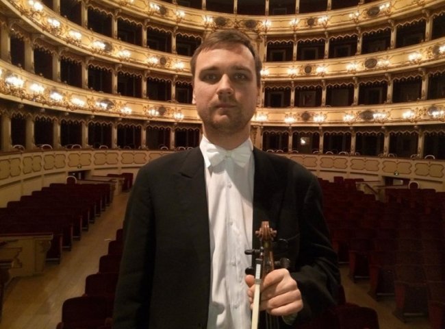 Лучани  гастролюють з симфонічним оркестром Італією