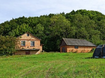Закинутий ФАП у волинському селі стане оселею для родини місцевої фельдшерки