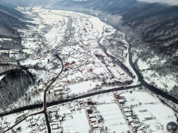 Львівські екстремали перелетіли Карпати на повітряній кулі. ВІДЕО