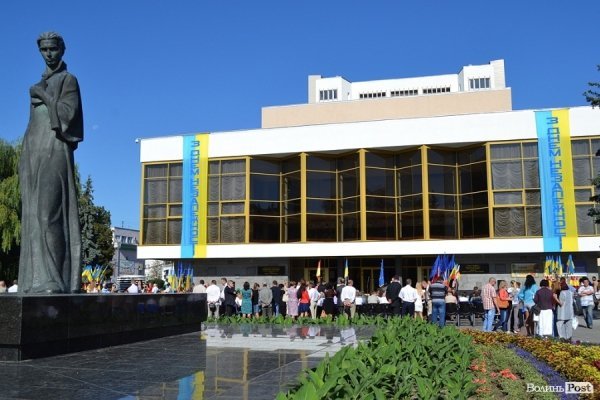 Мер Луцька у День міста заговорив сімома мовами. ФОТО