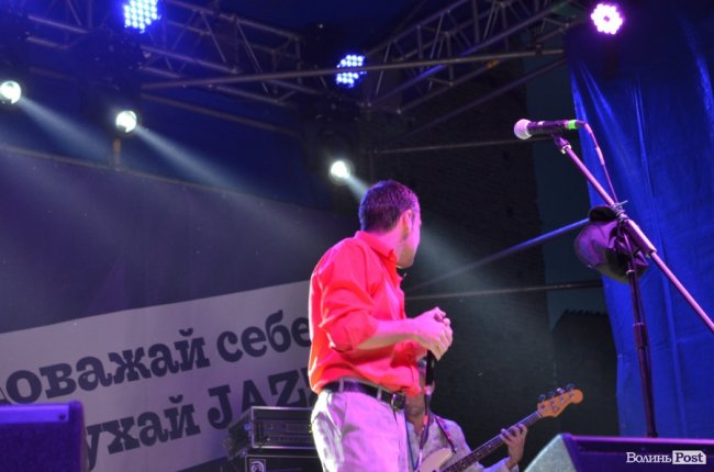 Злива і витончена музика: перший день фестивалю джазу у Луцьку. ФОТО
