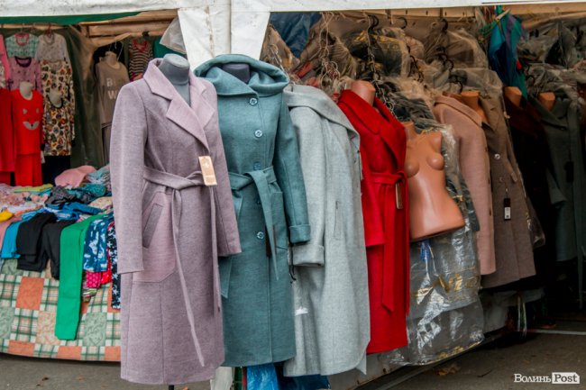 Від білизни до шикарних шуб: у Луцьку – Харківський ярмарок. ФОТО