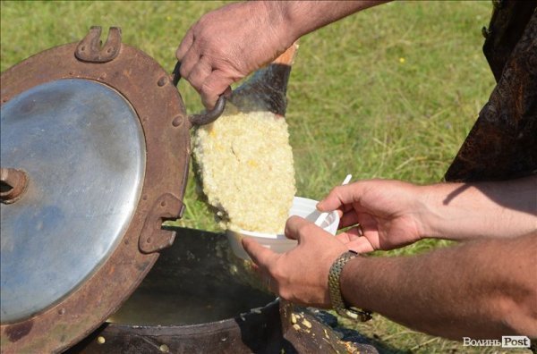Політика, молитва і шашлик: під Берестечком вшановували річницю битви. ФОТО