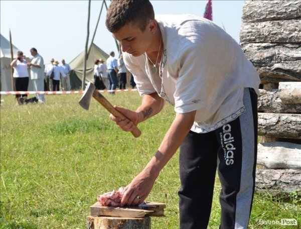 Політика, молитва і шашлик: під Берестечком вшановували річницю битви. ФОТО