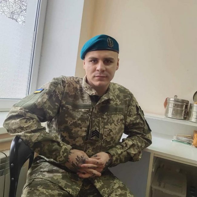 «Я вже нічого не боюся й уявляю зустріч з сином»: лучанка майже сім місяців чекає з полону захисника Маріуполя