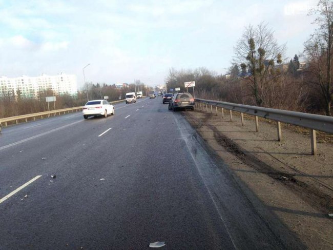 У Рованцях зіткнулися дві автівки. ФОТО