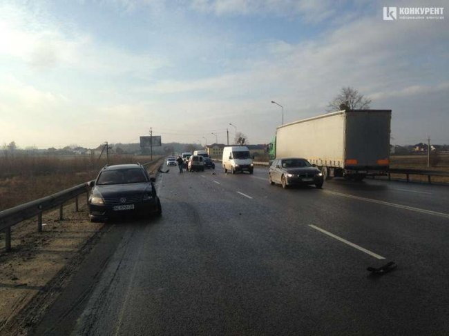 У Рованцях зіткнулися дві автівки. ФОТО