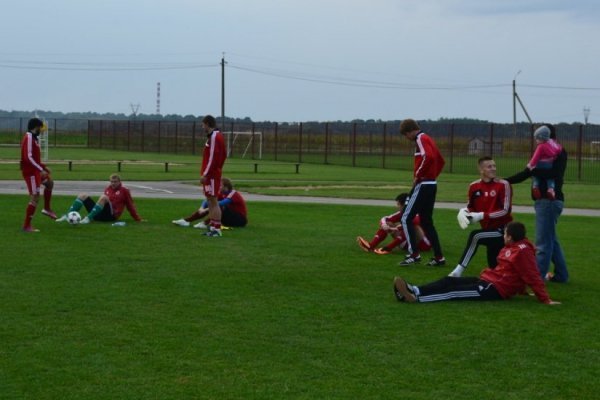 Як «Волинь» грала з сільською командою. ФОТО