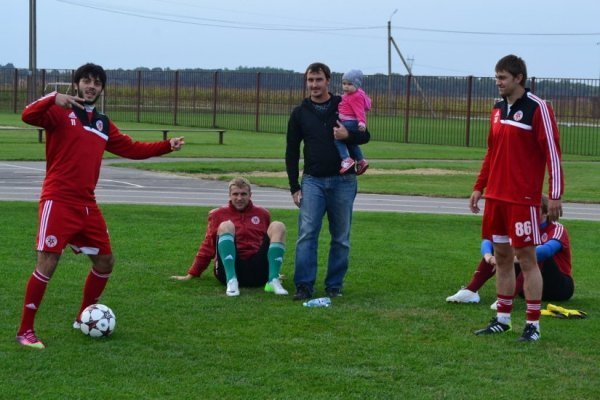 Як «Волинь» грала з сільською командою. ФОТО