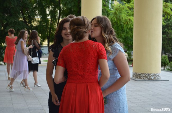 «Ви наша надія»: у луцькому педколеджі – випускний. ФОТО
