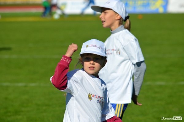 Футболісти ФК «Волинь» тренувались зі школярами. ФОТО
