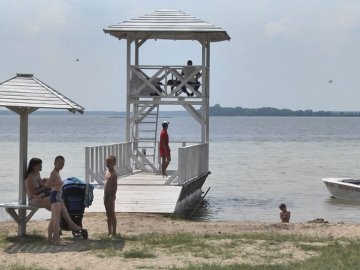 Відпочинок на Світязі: хто і як стежить за безпекою людей. ВІДЕО