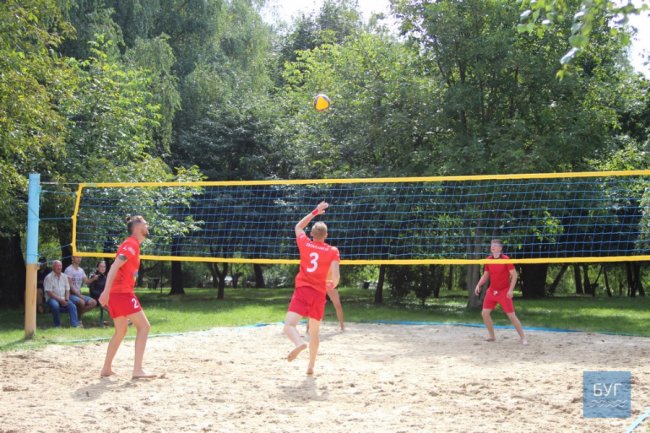 Стріт-бол, теніс і пляжний волейбол: як святкували ювілей волинського міста. ФОТО