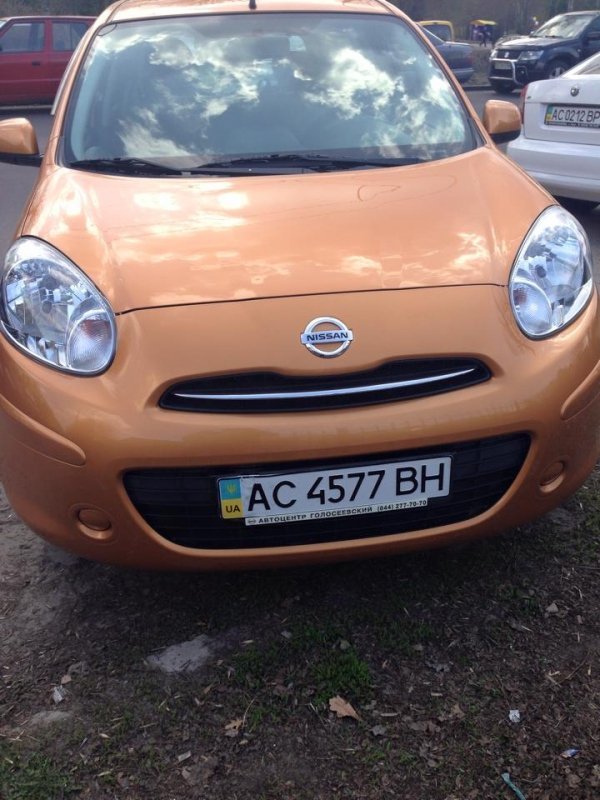 Як на Великдень у Луцьку паркували авто. ФОТО