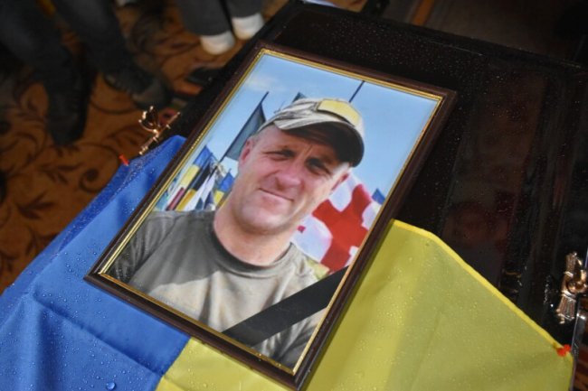 Луцька громада у скорботі: сьогодні люди прощалися з чотирма Героями