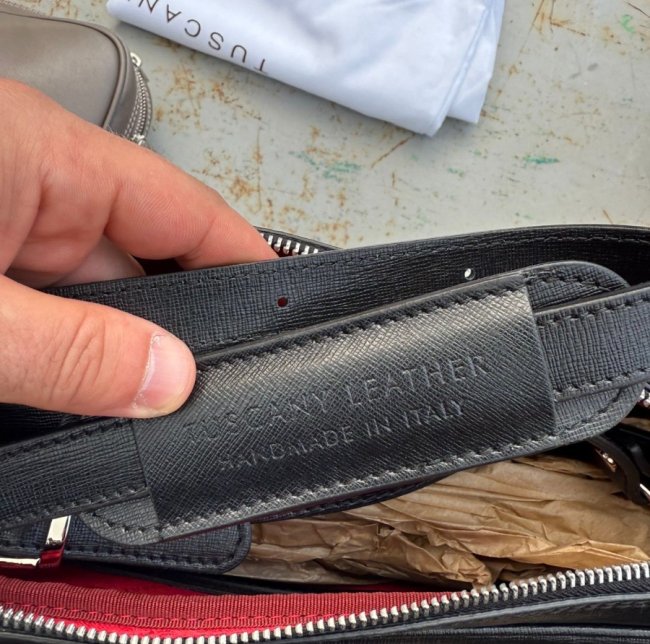 Приховала під ковбасою світові бренди: волинянка намагалася провезти через «Устилуг» навушники та сумки