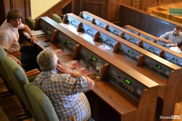 Керівництво визнає, що не може «навести порядок» у Волиньраді. ФОТО