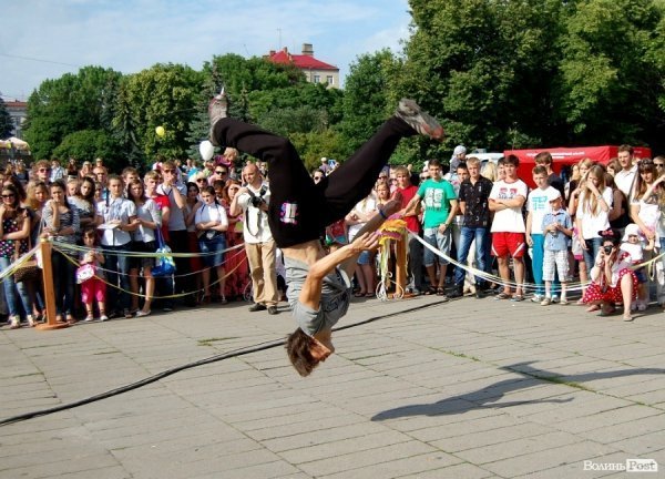 У Луцьку відбувся фестиваль дитячих візочків