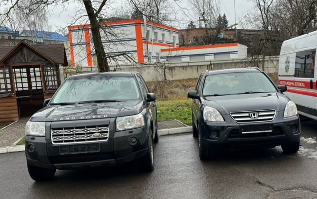 Волинські медики придбали для 14 ОМБр автівки. ФОТО