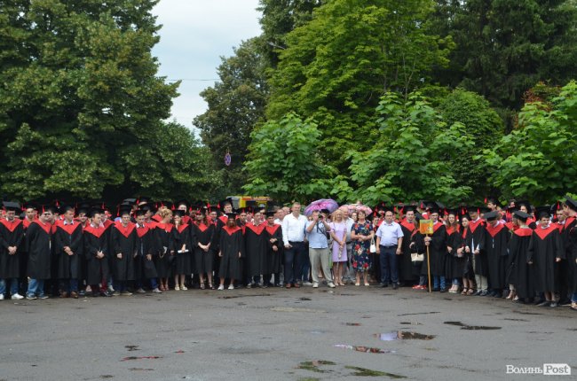 У луцькому політесі «відгуділи» випускний. ФОТО