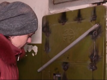 Не хоче платити за світло: у Кривому Розі чоловік замурував лічильник 