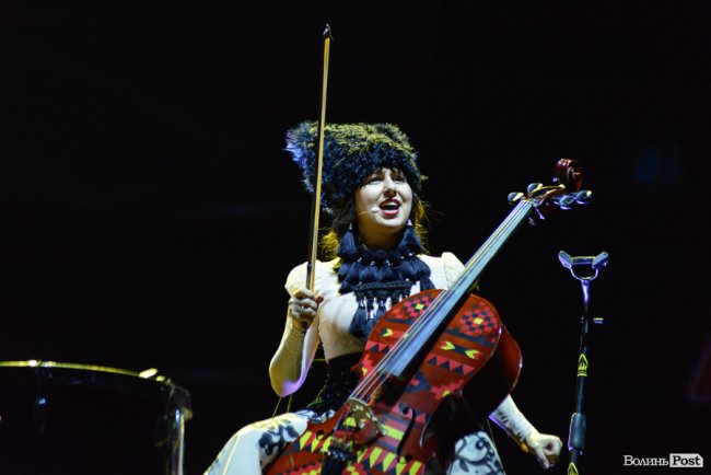 Гурт «ДахаБраха» влаштував видовищне шоу у Луцьку. ФОТОРЕПОРТАЖ 