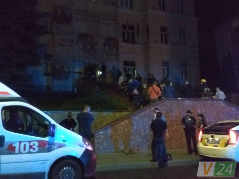 З’явилися фото інциденту біля міськради в Луцьку