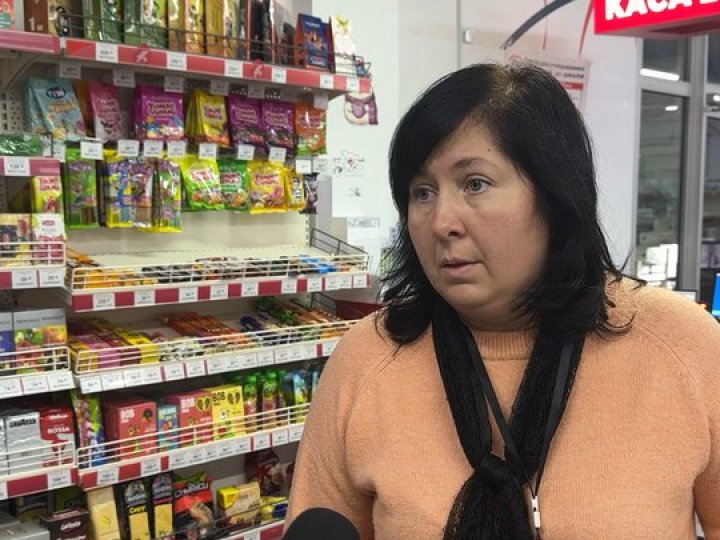 «Після прильотів роблять висновки»: як під час тривог працюють магазини, аптеки та заклади культури у Луцьку